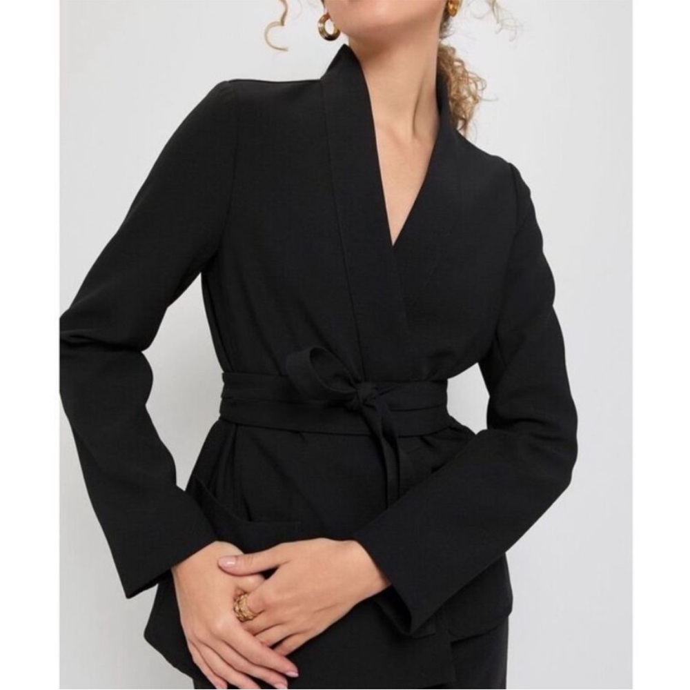 NWT Tuckernuck Gracie wrap Elegant Black Blazer with Belt size L